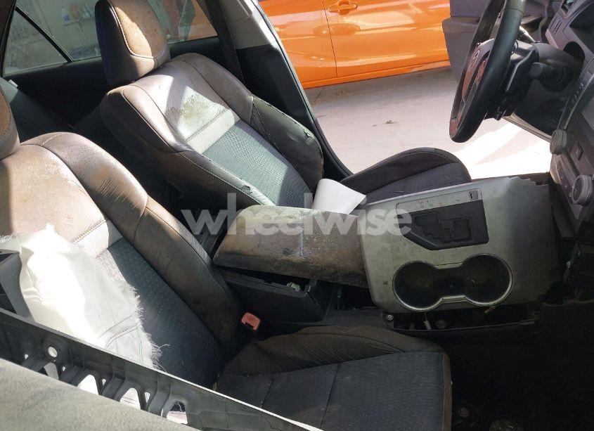 Photo 5 of 2014 Toyota Camry SE (VIN 4T1BF1FKXEU329161)