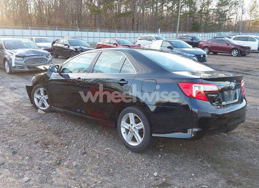 Photo 3 of 2014 Toyota Camry SE (VIN 4T1BF1FKXEU331122)