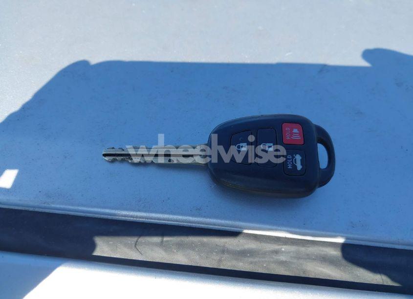 Photo 11 of 2014 Toyota Camry SE (VIN 4T1BF1FKXEU335199)