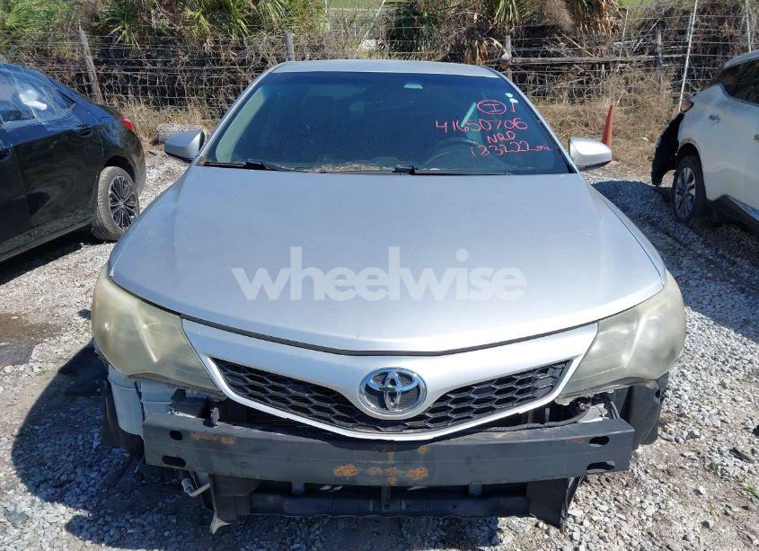 Photo 12 of 2014 Toyota Camry SE (VIN 4T1BF1FKXEU335199)