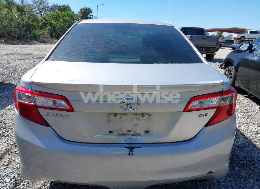 Photo 16 of 2014 Toyota Camry SE (VIN 4T1BF1FKXEU335199)