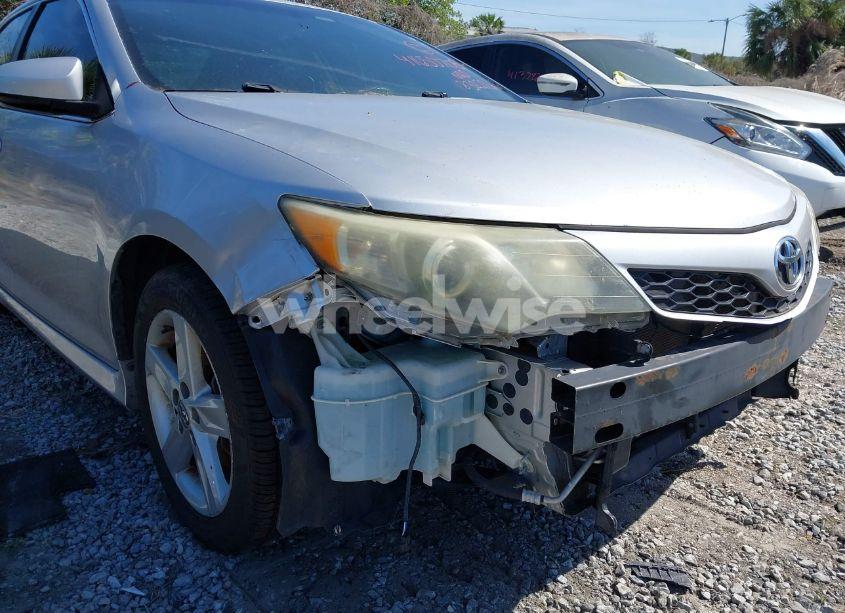 Photo 17 of 2014 Toyota Camry SE (VIN 4T1BF1FKXEU335199)