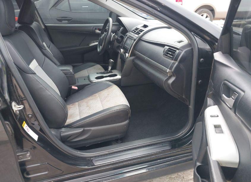 Photo 5 of 2014 Toyota Camry SE (VIN 4T1BF1FKXEU351645)