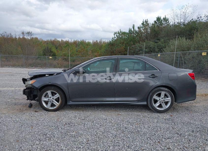 Photo 14 of 2014 Toyota Camry SE (VIN 4T1BF1FKXEU356683)