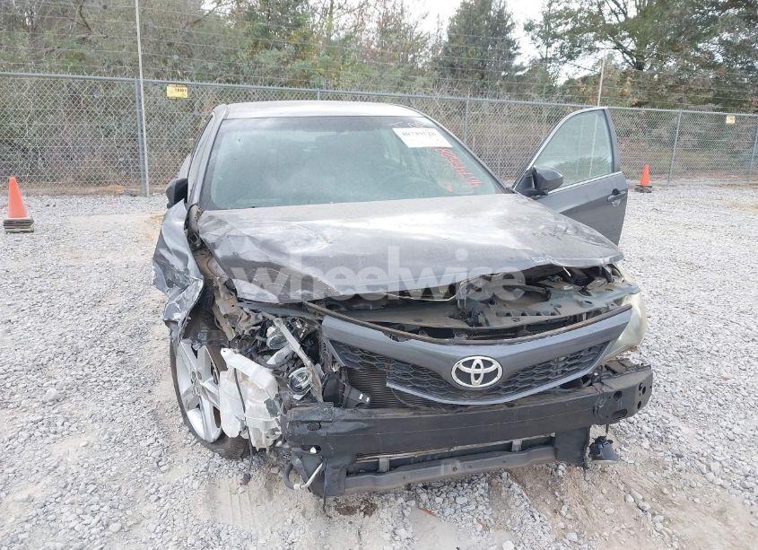 Photo 6 of 2014 Toyota Camry SE (VIN 4T1BF1FKXEU356683)