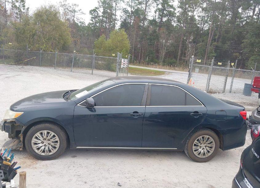 Photo 15 of 2014 Toyota Camry LE (VIN 4T1BF1FKXEU367439)