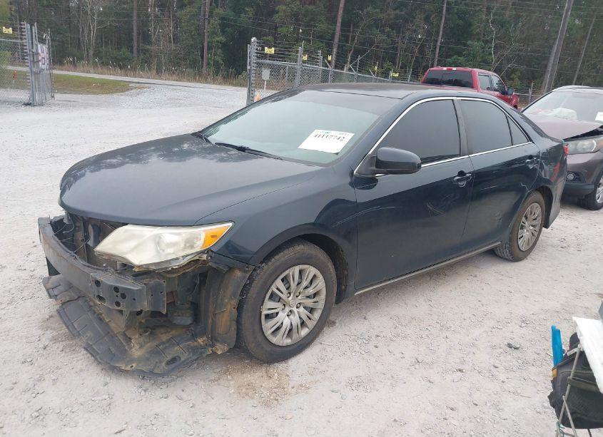 Photo 2 of 2014 Toyota Camry LE (VIN 4T1BF1FKXEU367439)