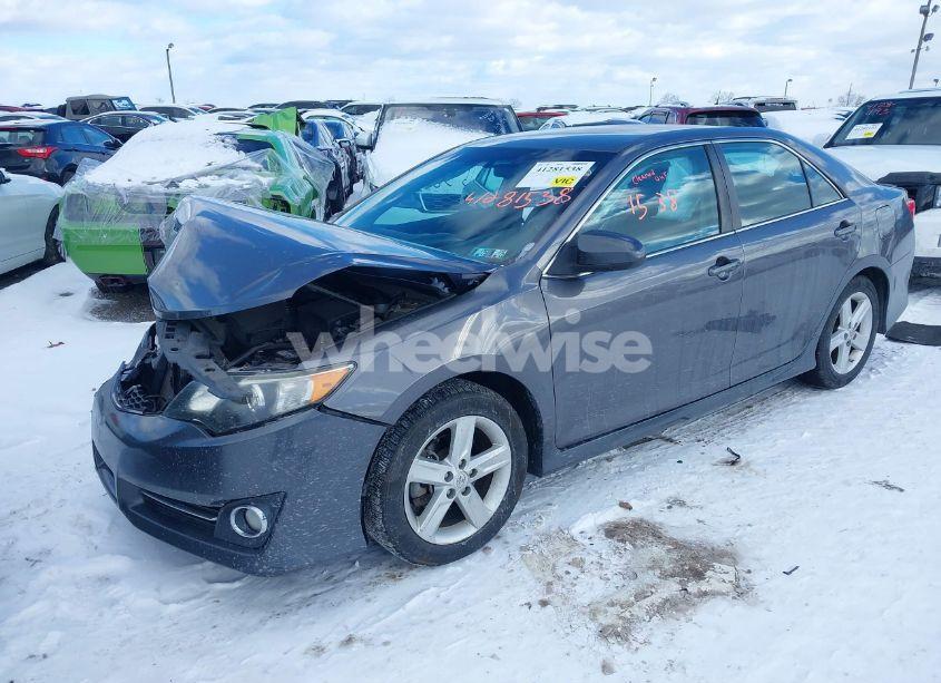 Photo 2 of 2014 Toyota Camry SE (VIN 4T1BF1FKXEU370230)