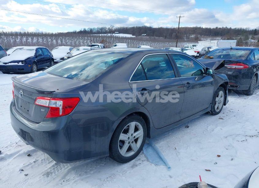 Photo 4 of 2014 Toyota Camry SE (VIN 4T1BF1FKXEU370230)