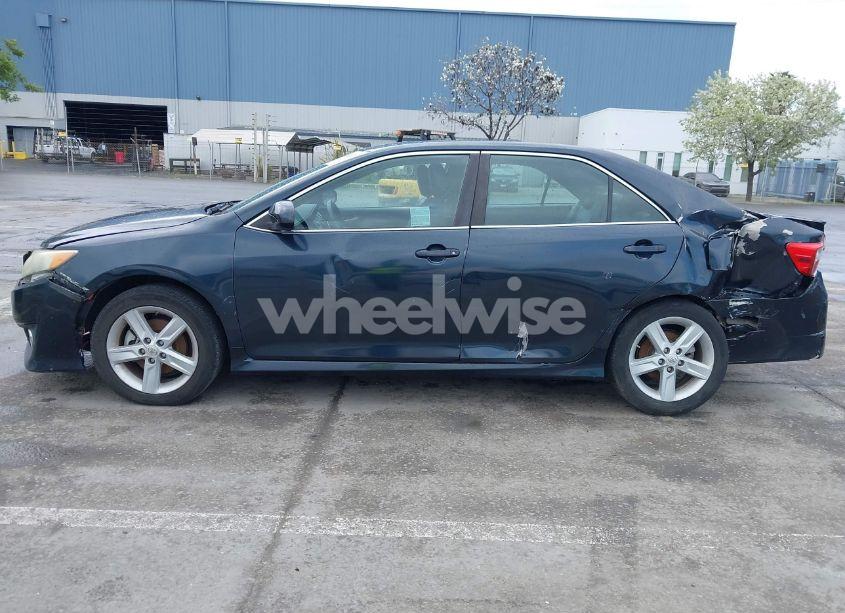 Photo 14 of 2014 Toyota Camry SE (VIN 4T1BF1FKXEU385715)