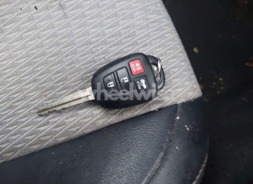 Photo 11 of 2014 Toyota Camry SE (VIN 4T1BF1FKXEU398075)