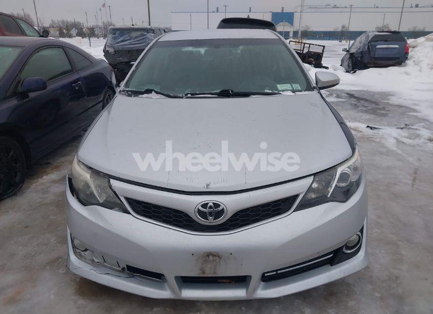 Photo 12 of 2014 Toyota Camry SE (VIN 4T1BF1FKXEU398075)