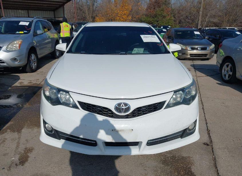 Photo 6 of 2014 Toyota Camry SE (VIN 4T1BF1FKXEU403582)