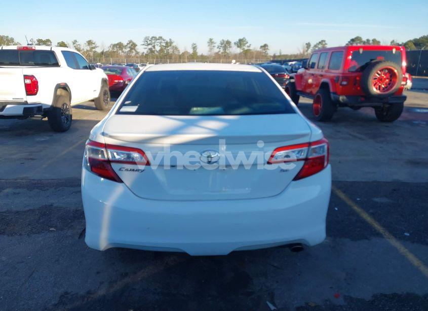 Photo 16 of 2014 Toyota Camry SE (VIN 4T1BF1FKXEU410189)
