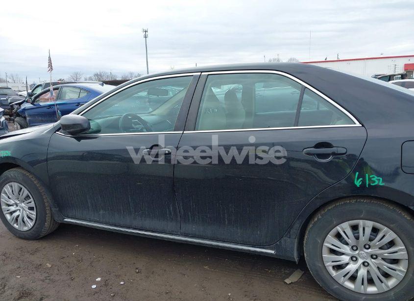 Photo 15 of 2014 Toyota Camry LE (VIN 4T1BF1FKXEU422245)