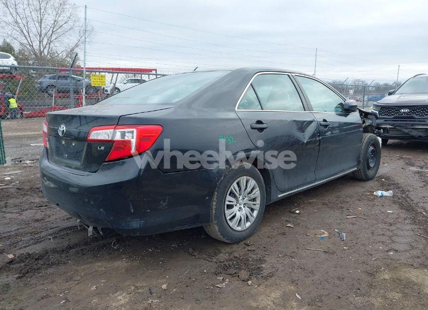 Photo 4 of 2014 Toyota Camry LE (VIN 4T1BF1FKXEU422245)