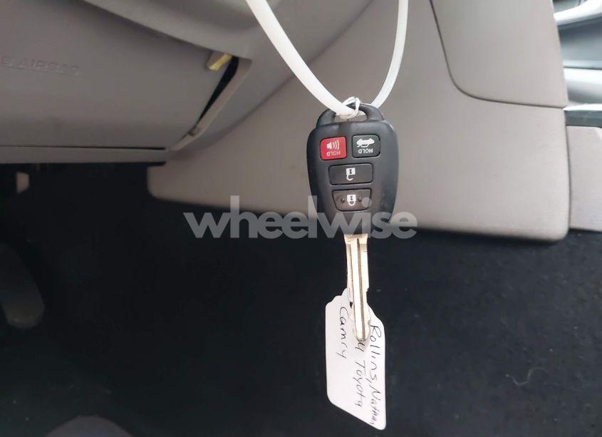 Photo 11 of 2014 Toyota Camry LE (VIN 4T1BF1FKXEU423153)