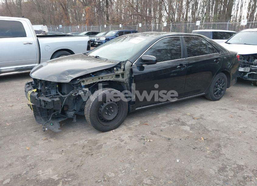 Photo 2 of 2014 Toyota Camry LE (VIN 4T1BF1FKXEU423153)