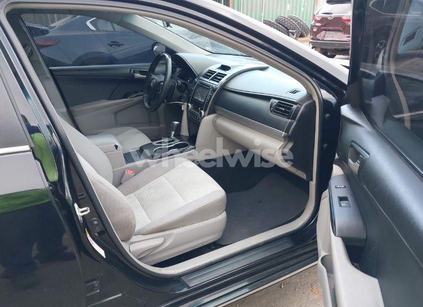 Photo 5 of 2014 Toyota Camry LE (VIN 4T1BF1FKXEU423153)