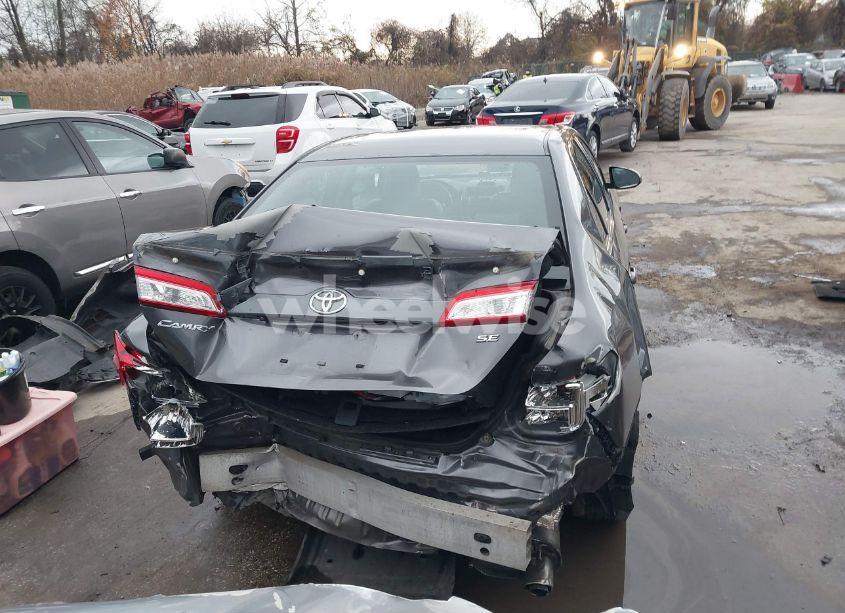 Photo 16 of 2014 Toyota Camry SE (VIN 4T1BF1FKXEU428790)