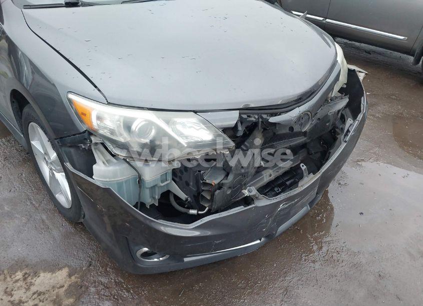 Photo 18 of 2014 Toyota Camry SE (VIN 4T1BF1FKXEU428790)
