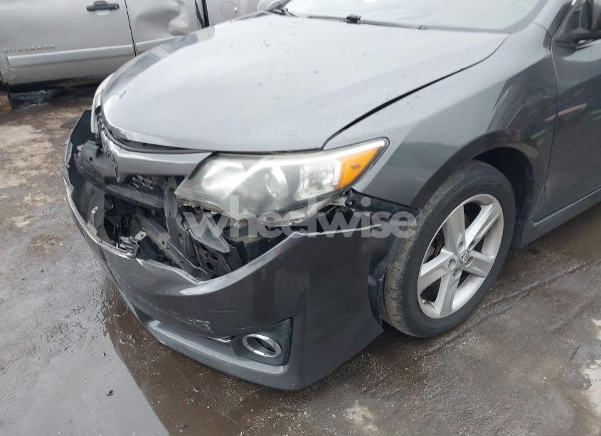 Photo 19 of 2014 Toyota Camry SE (VIN 4T1BF1FKXEU428790)