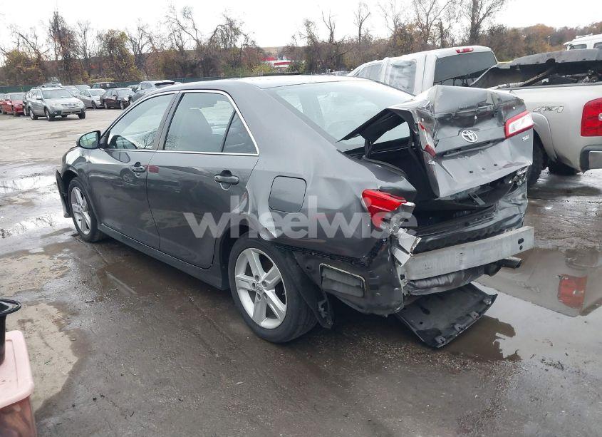 Photo 3 of 2014 Toyota Camry SE (VIN 4T1BF1FKXEU428790)
