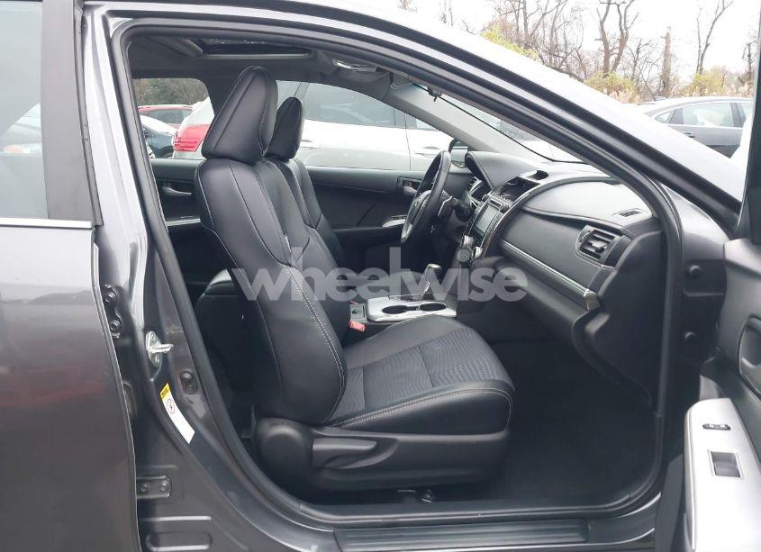 Photo 5 of 2014 Toyota Camry SE (VIN 4T1BF1FKXEU428790)