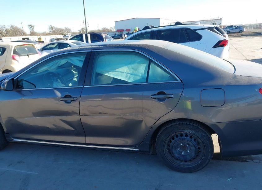 Photo 13 of 2014 Toyota Camry LE (VIN 4T1BF1FKXEU430300)