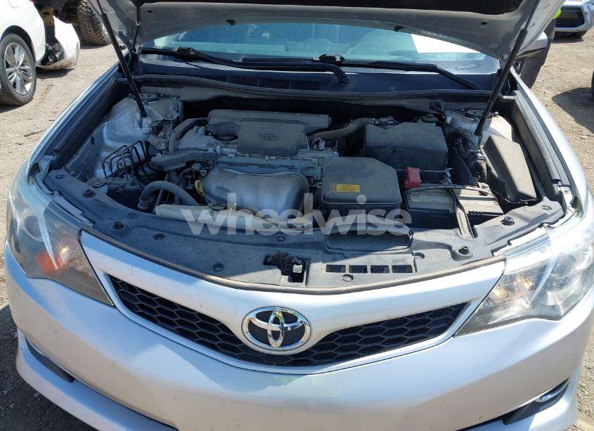 Photo 10 of 2014 Toyota Camry SE (VIN 4T1BF1FKXEU434783)