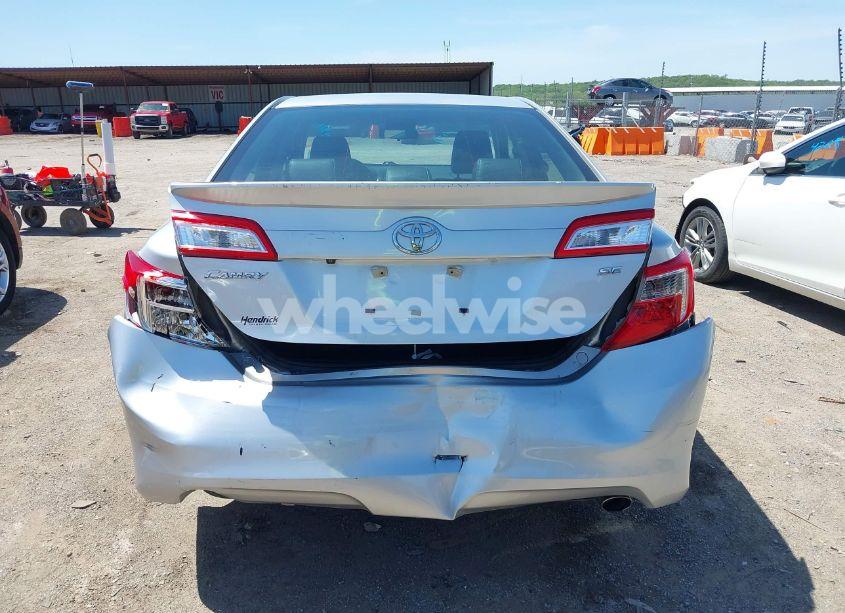 Photo 16 of 2014 Toyota Camry SE (VIN 4T1BF1FKXEU434783)