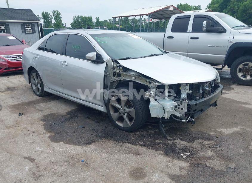 2014 Toyota Camry SE SPORT (VIN 4T1BF1FKXEU449414) main photo