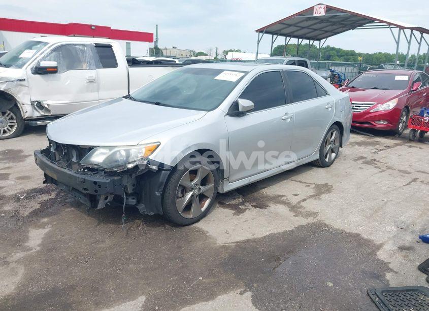 Photo 2 of 2014 Toyota Camry SE SPORT (VIN 4T1BF1FKXEU449414)