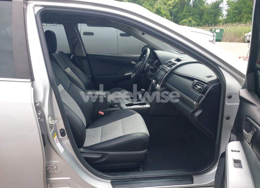 Photo 5 of 2014 Toyota Camry SE SPORT (VIN 4T1BF1FKXEU449414)