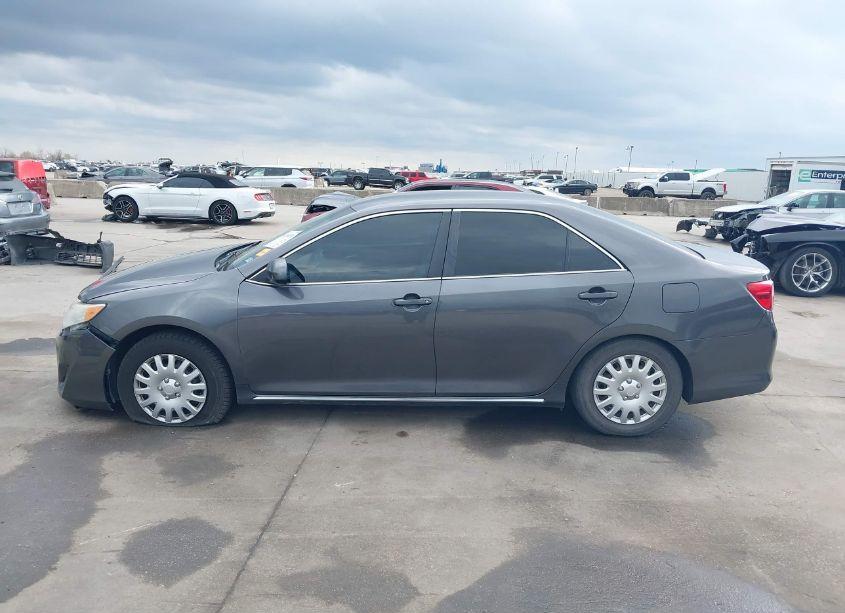 Photo 15 of 2014 Toyota Camry LE (VIN 4T1BF1FKXEU457190)