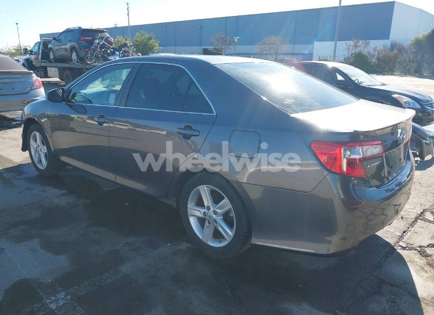 Photo 3 of 2014 Toyota Camry SE (VIN 4T1BF1FKXEU458999)