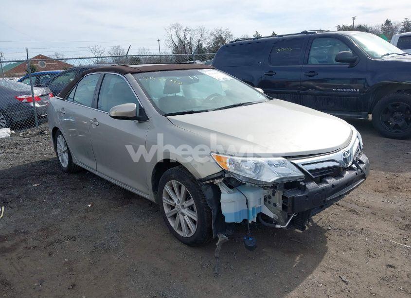 2014 Toyota Camry L/SE/LE/XLE (VIN 4T1BF1FKXEU462146) main photo