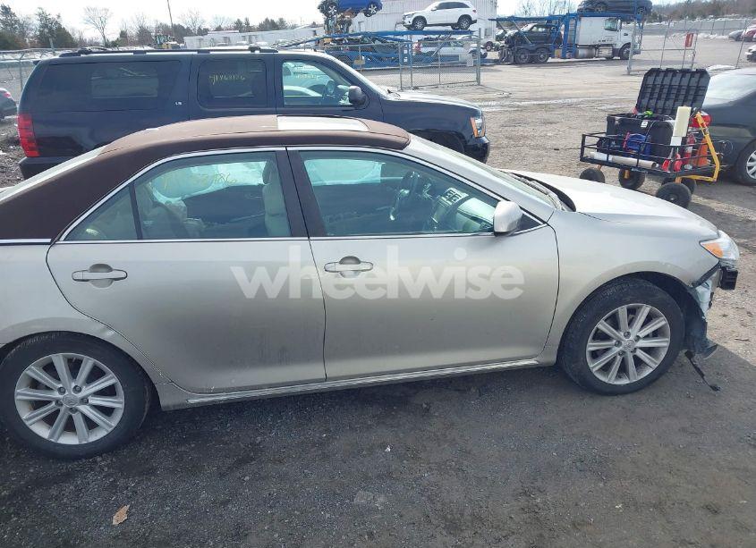 Photo 14 of 2014 Toyota Camry L/SE/LE/XLE (VIN 4T1BF1FKXEU462146)