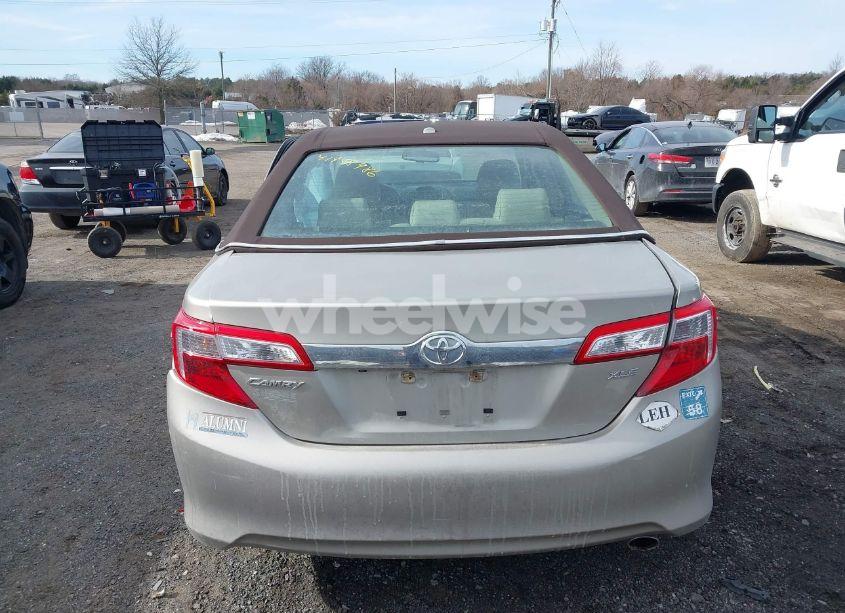 Photo 17 of 2014 Toyota Camry L/SE/LE/XLE (VIN 4T1BF1FKXEU462146)