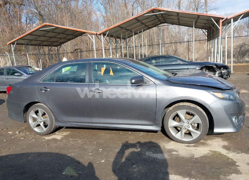 Photo 13 of 2014 Toyota Camry SE SPORT (VIN 4T1BF1FKXEU464091)