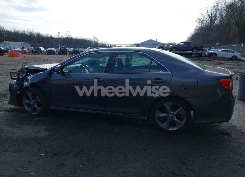 Photo 14 of 2014 Toyota Camry SE SPORT (VIN 4T1BF1FKXEU464091)