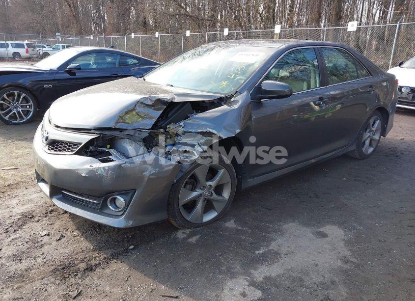 Photo 2 of 2014 Toyota Camry SE SPORT (VIN 4T1BF1FKXEU464091)