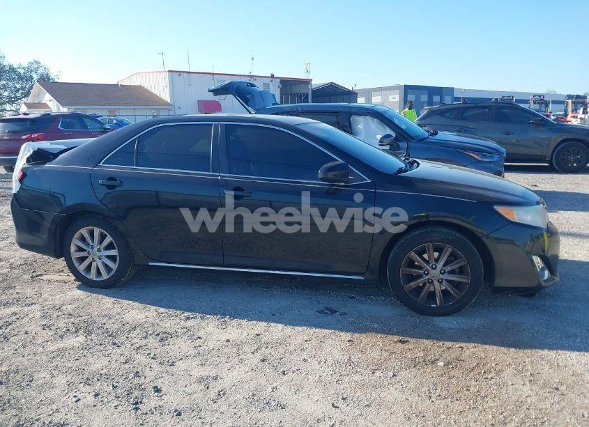 Photo 13 of 2014 Toyota Camry XLE (VIN 4T1BF1FKXEU468254)