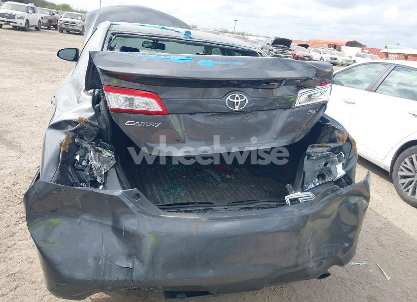 Photo 6 of 2014 Toyota Camry SE (VIN 4T1BF1FKXEU743668)