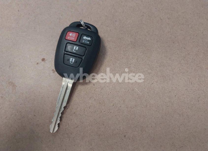 Photo 11 of 2014 Toyota Camry SE (VIN 4T1BF1FKXEU747168)