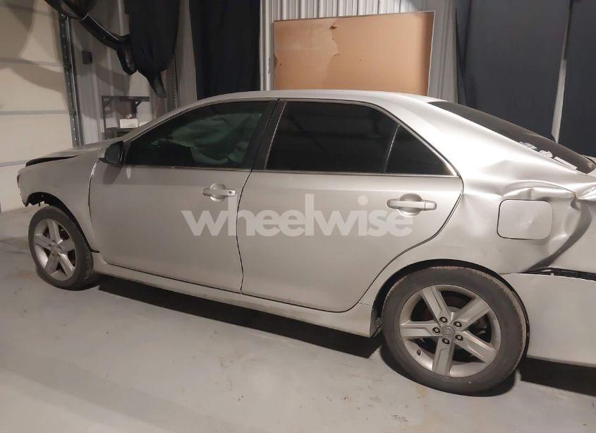 Photo 14 of 2014 Toyota Camry SE (VIN 4T1BF1FKXEU747168)