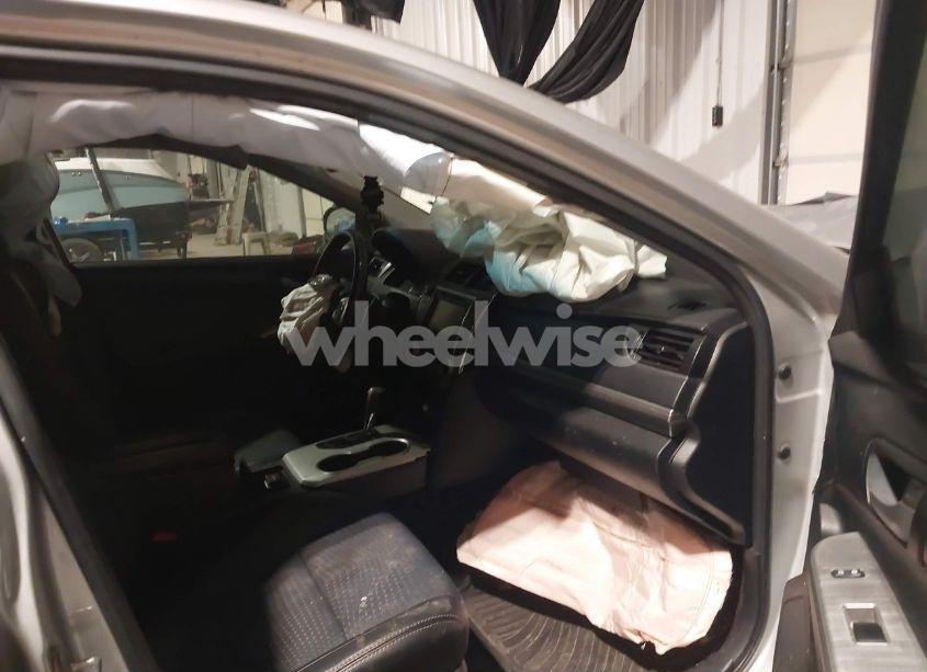 Photo 5 of 2014 Toyota Camry SE (VIN 4T1BF1FKXEU747168)