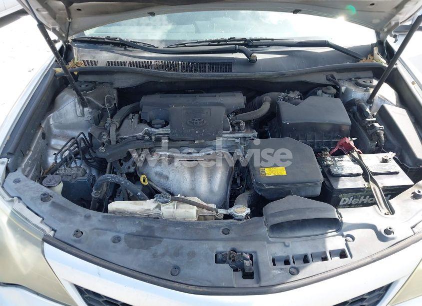 Photo 10 of 2014 Toyota Camry SE (VIN 4T1BF1FKXEU749373)