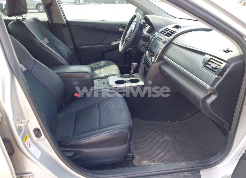 Photo 5 of 2014 Toyota Camry SE (VIN 4T1BF1FKXEU749373)