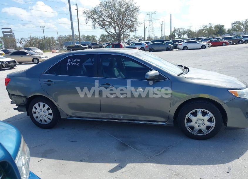 Photo 14 of 2014 Toyota Camry LE (VIN 4T1BF1FKXEU776704)